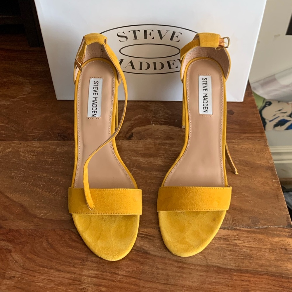 Steve Madden Size 8 yellow sandals